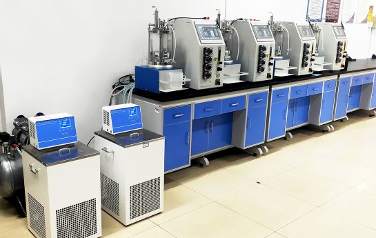 Случай с тройными ферментерами и 5 -л стеклянными ферментерами